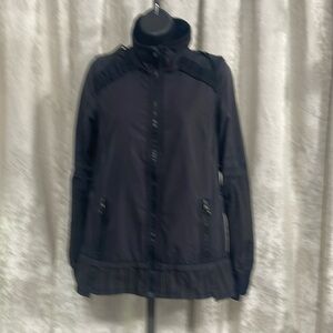 Lululemon jacket womens size 4